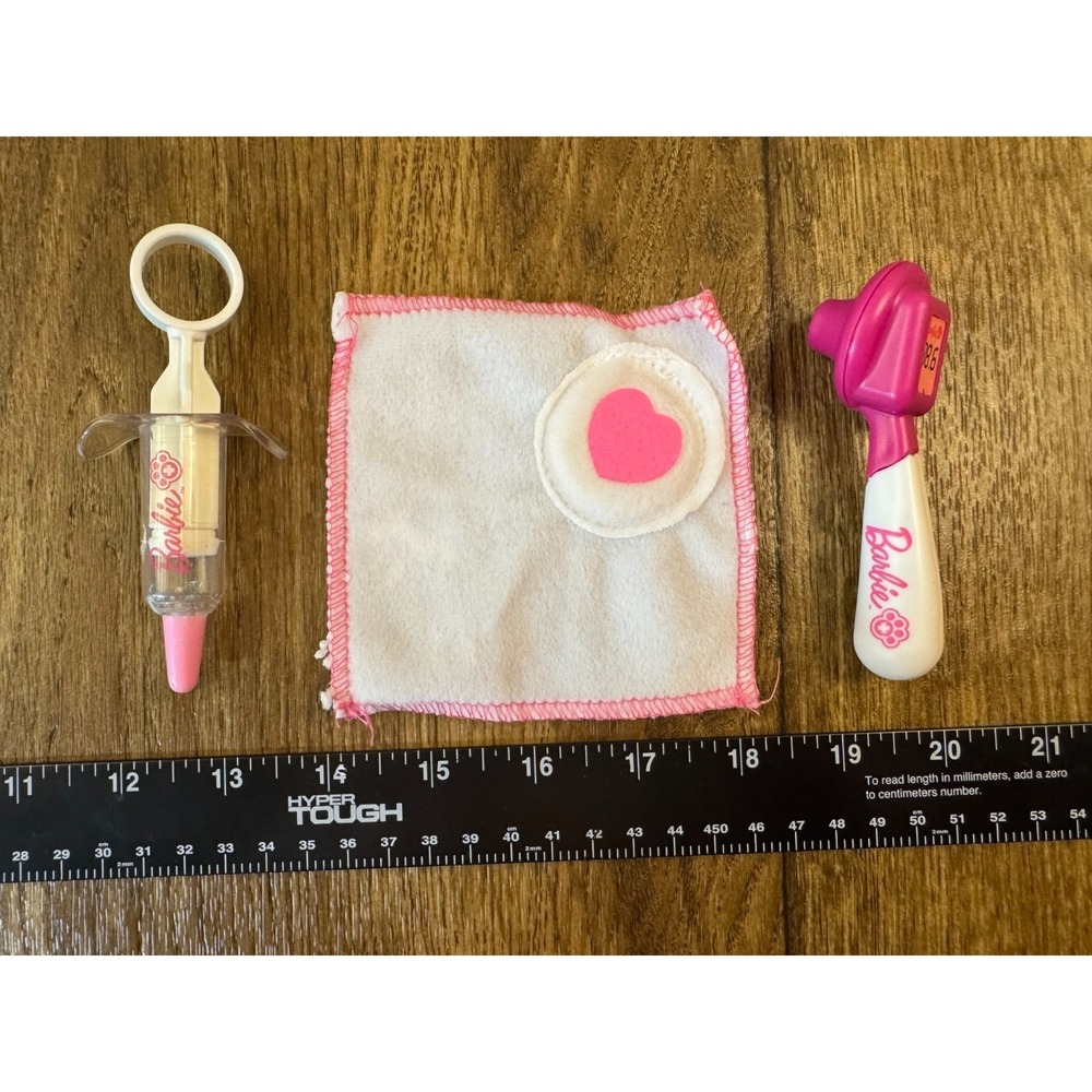 Barbie Hug N Heal Pet Doctor Kit Lot Vet Replacement Thermometer Syringe Blanket - Picture 7 of 7